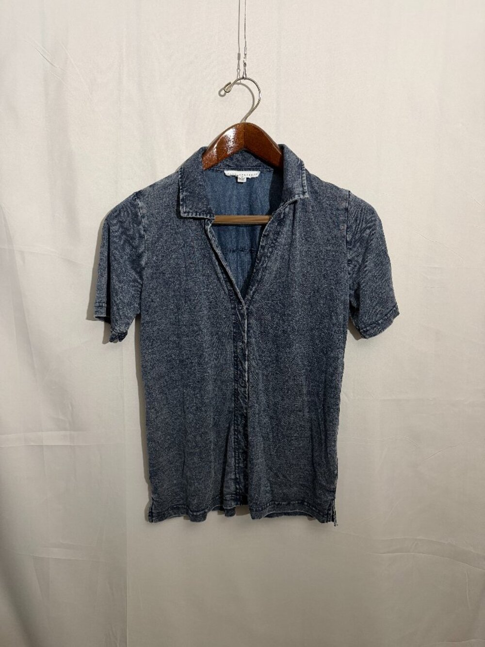 Jane + Delancey Acid Wash Tencel Short Sleeve Button Front Shirt S